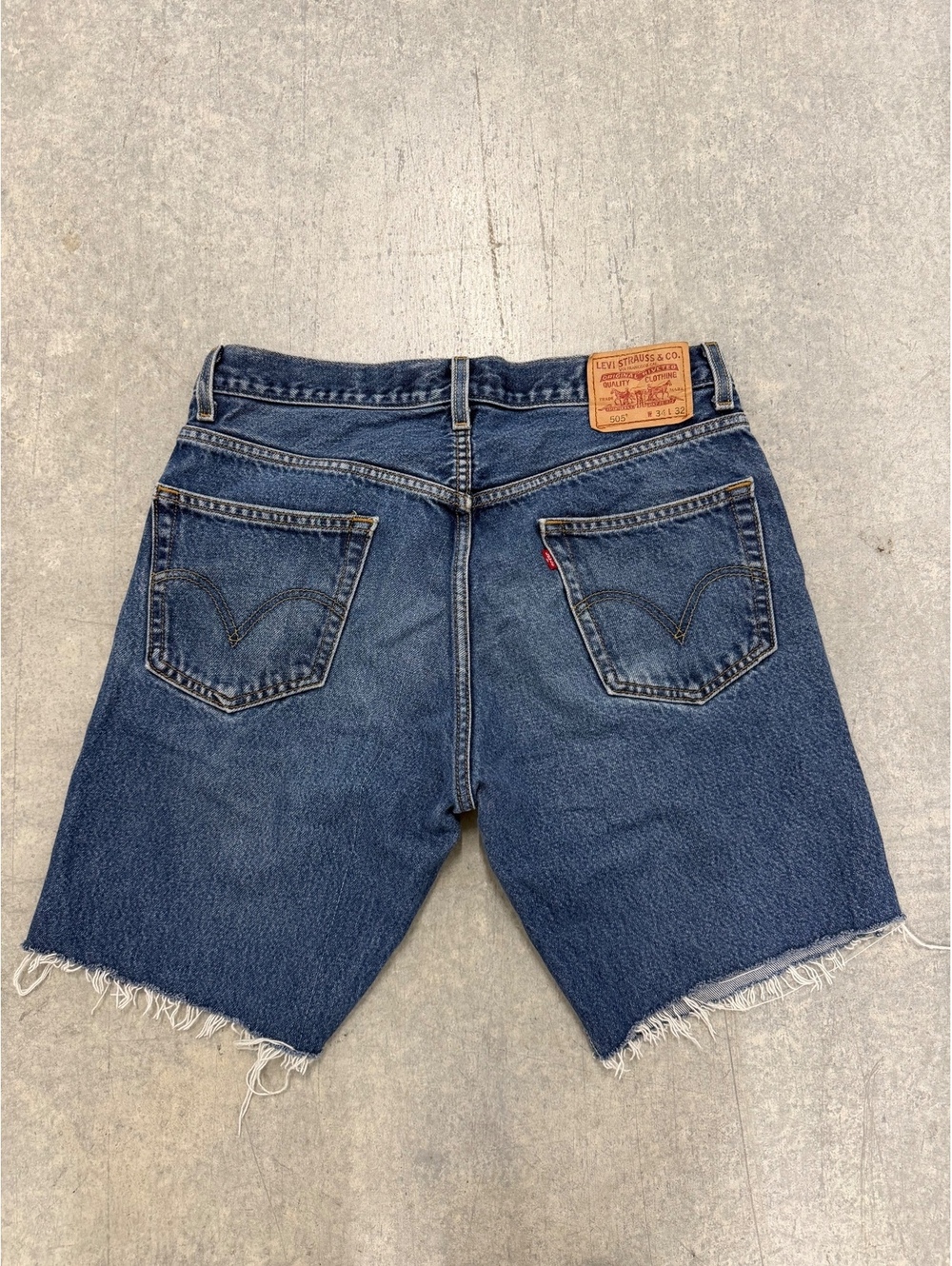 Levis 505 Denim Cutoff Shorts Mens Sz 34 Medium Wash Frayed Hem Jean Shorts